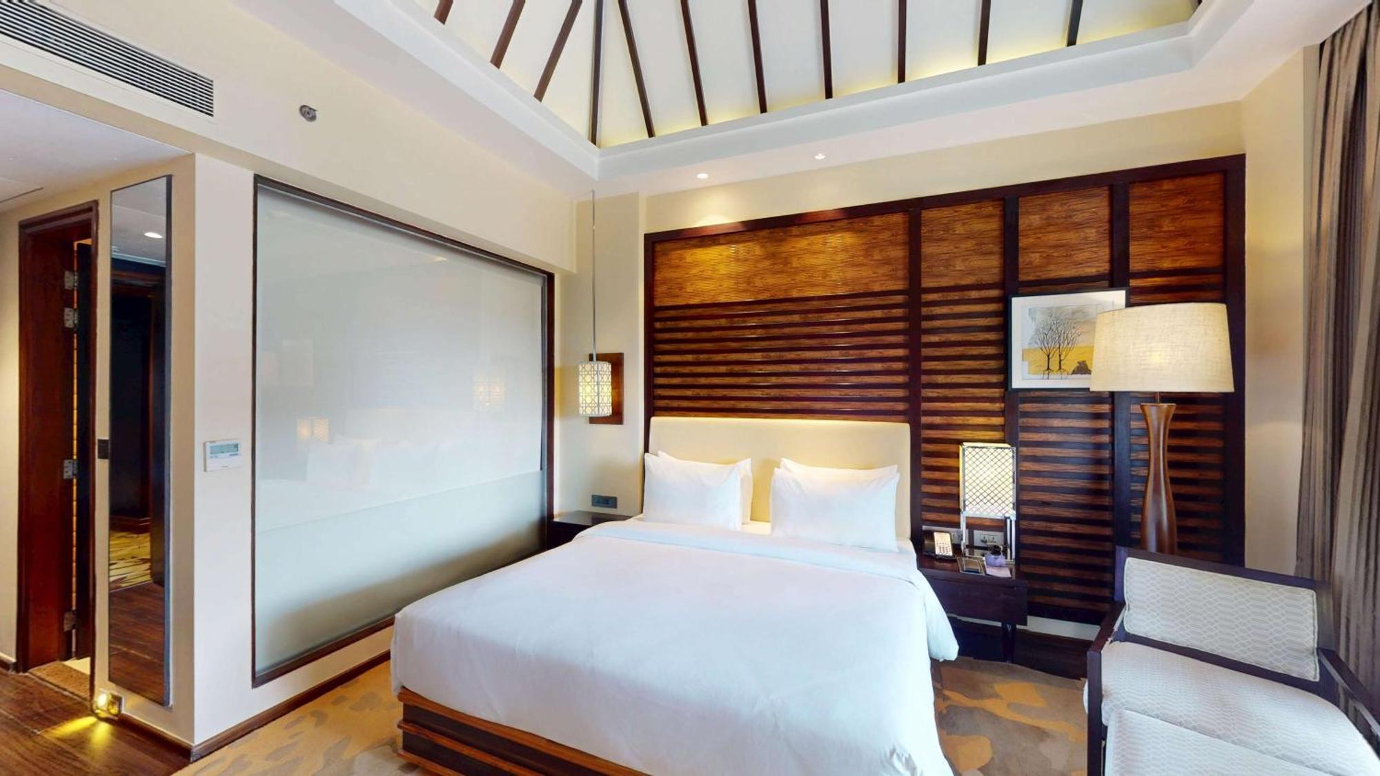Radisson Blu Plaza Resort & Convention Centre Karjat Eksteriør bilde